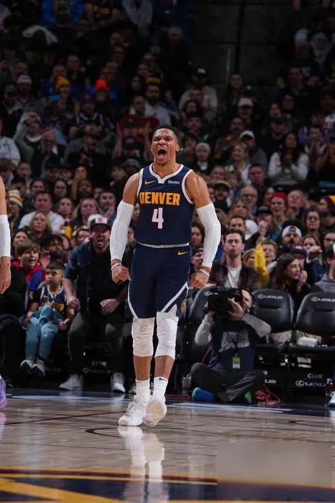 关于篮网B队轻取掘金，约基奇制霸全场的信息