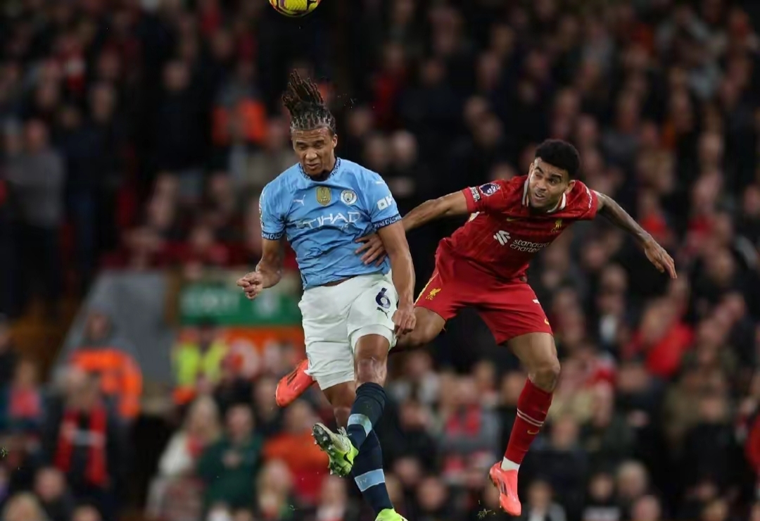 包含利物浦-主场告负，遭遇重大挫折的词条