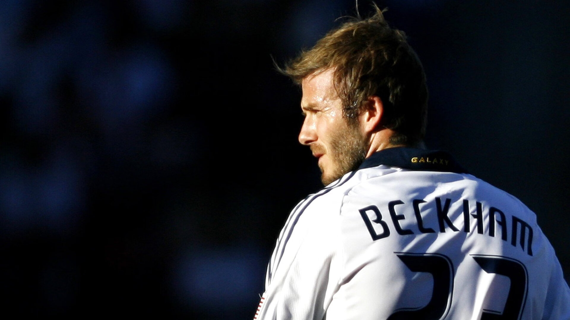 欧冠淘汰赛焦点战，广厦队横扫黄蜂，一场跨越时空的体育狂想