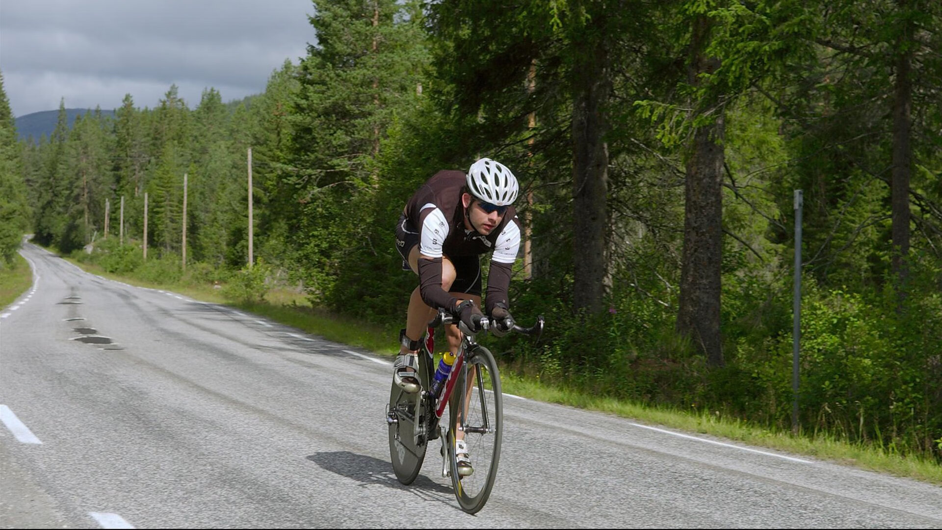 开云体育下载-街道上的无解方程式，哈弗茨的F1之夜