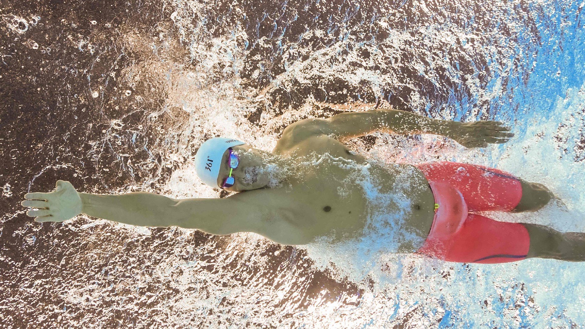 绿茵场与羽毛球场，德国战车完胜法国，安赛龙展现王者风范